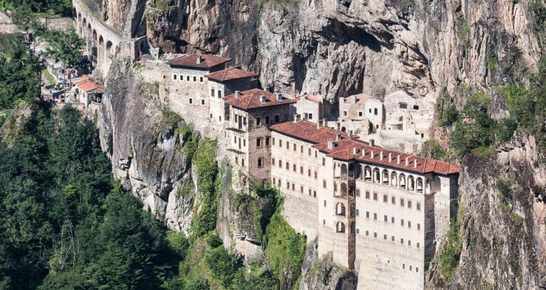 Trabzon Sümela Manastırı Görmeye Değer